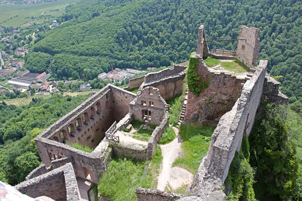 ribeauville hdr france frankrijk elzas vogezen vosges haut-rhin haut rhin Sinnplatz kasteel chateau Girsberg Saint Ulrich Haut-Ribeaupierre
